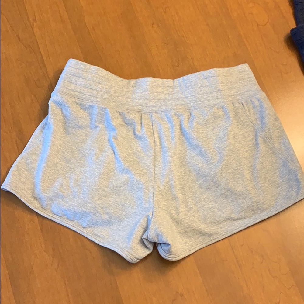 Super soft Zella athletic shorts - Picture 3 of 4